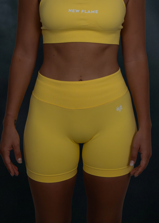 Aura Short - Amarillo