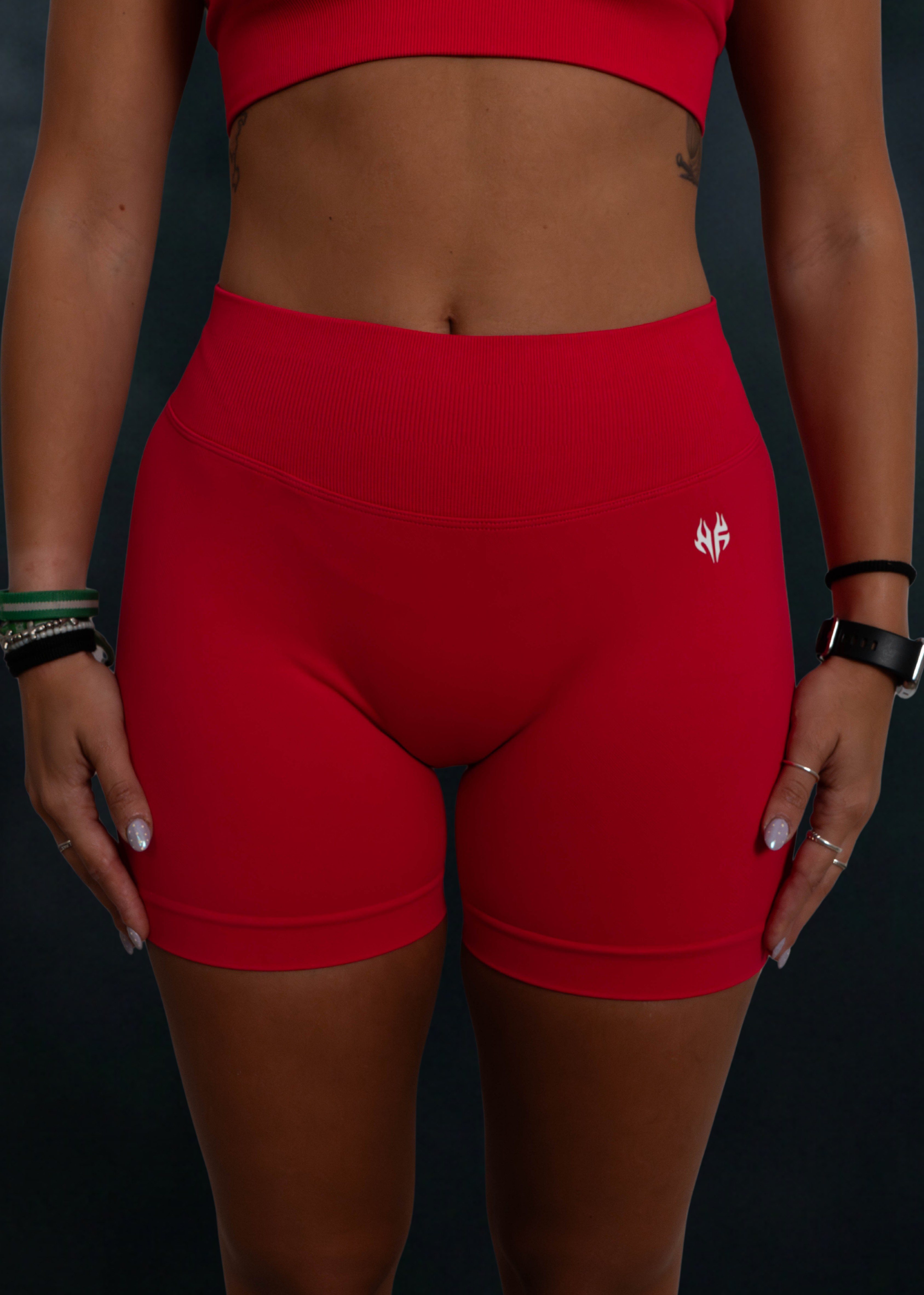 Aura Short  - Fucsia